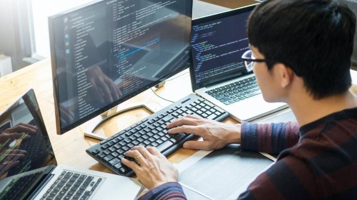 美國程序員當雇傭兵，俄羅斯程序員當黑客，而中國程序員專心掙錢