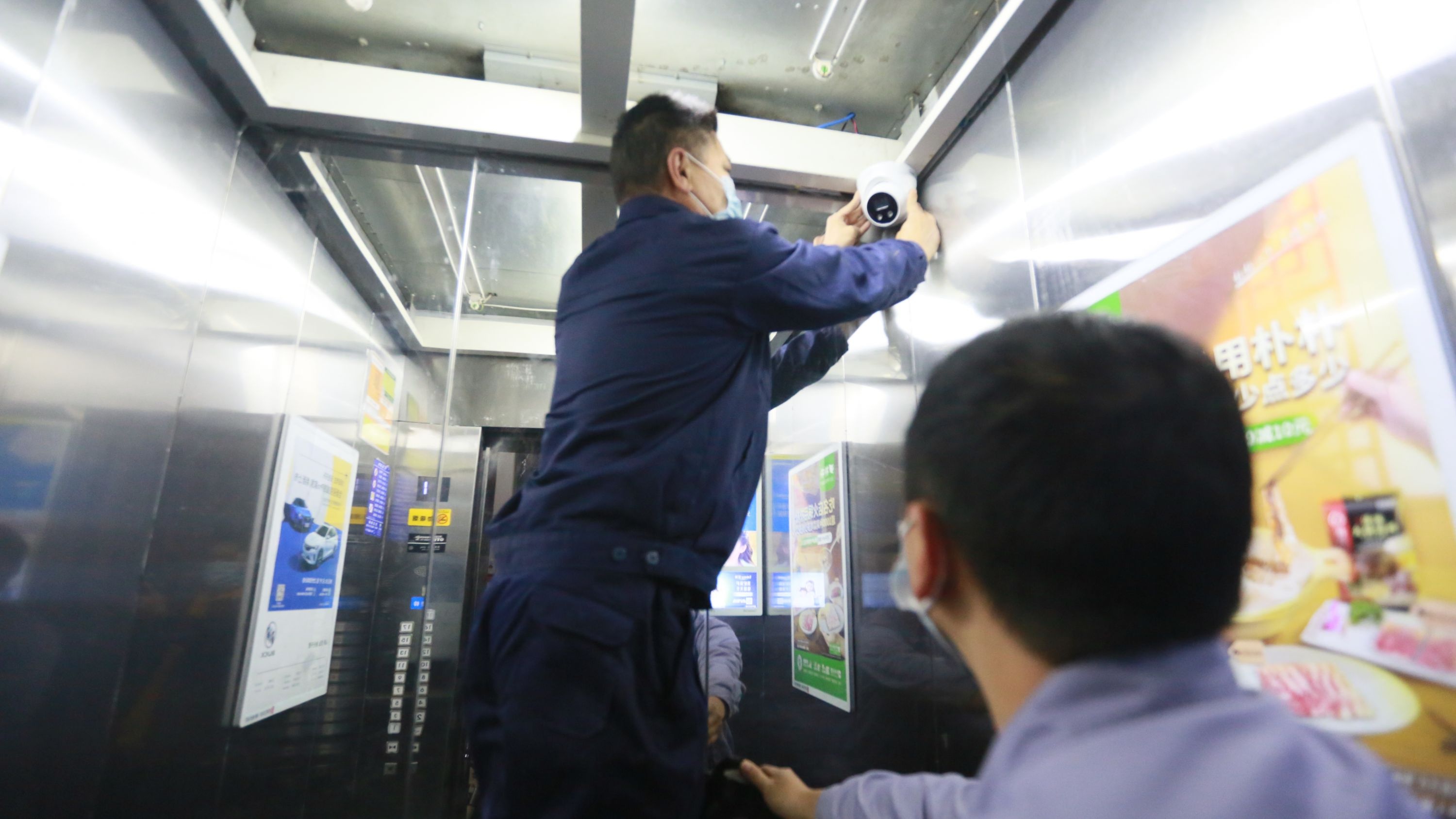 “看見”電動(dòng)車就“報(bào)警”,武漢又一小區(qū)電梯配備智能“天眼”